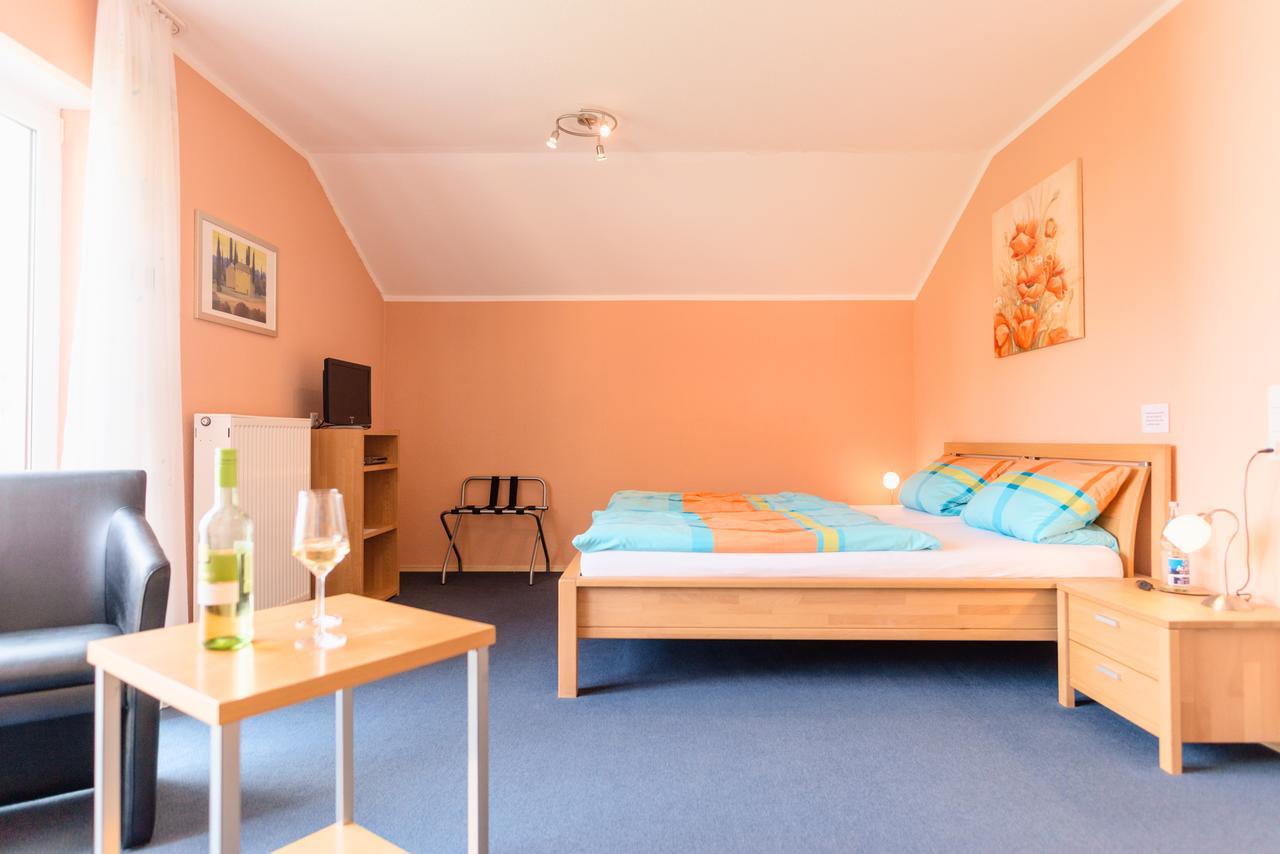Domizil Nunn Hotel Escherndorf Екстериор снимка