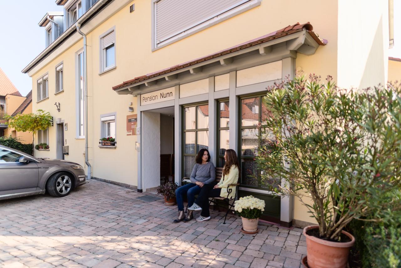 Domizil Nunn Hotel Escherndorf Екстериор снимка